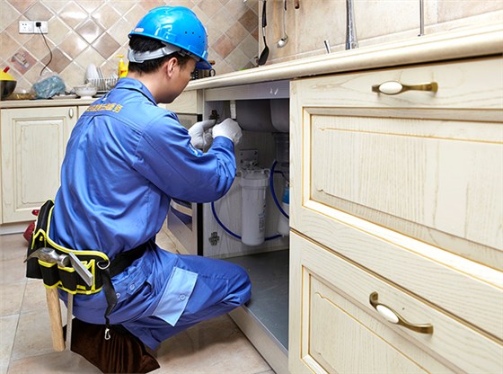 左右手告訴您家具定制到底選擇上門(mén)定做好還是廠(chǎng)商定做好