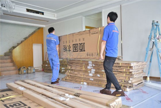 左右手家居安裝公司合作伙伴頂固敲鐘上市，定制家具上市公司再添強將！1