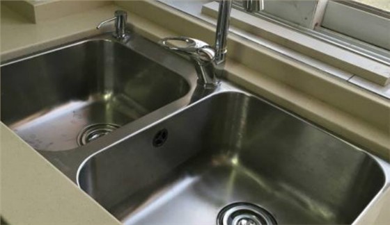 櫥柜臺(tái)下盆安裝教程，櫥柜臺(tái)下盆怎么安裝才牢固