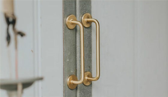 91安裝衣柜門把手的正確方法，衣柜門把手安裝過(guò)程
