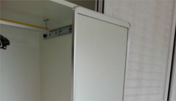 191衣柜旋轉(zhuǎn)鏡子安裝方法有哪些步驟，需要做什么流程