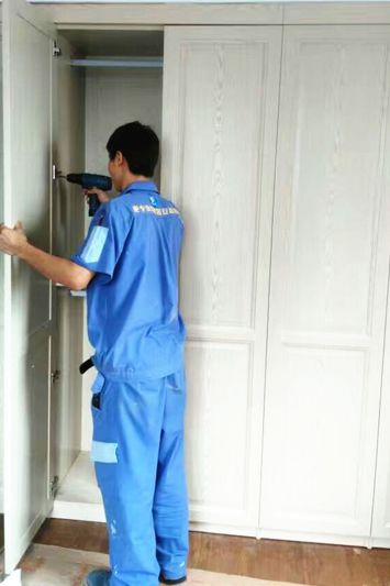 左右手安裝師傅告訴你，定制衣柜安裝需要注意這些