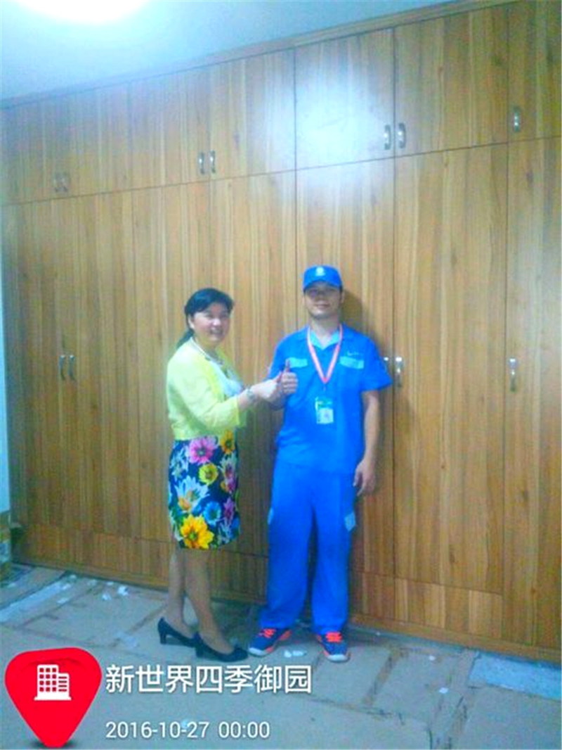 客戶好評(píng)如潮，難怪左右手家居安裝師傅如此“嘚瑟”