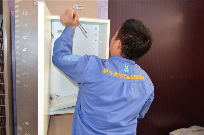 先安裝櫥柜還是先做吊頂？