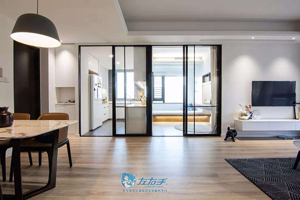 學會廚房玻璃推拉門安裝方法，讓廚房明亮又通透