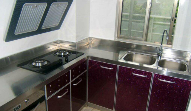 如何進(jìn)行不銹鋼櫥柜臺面安裝？安裝過程有哪些技巧可以借鑒