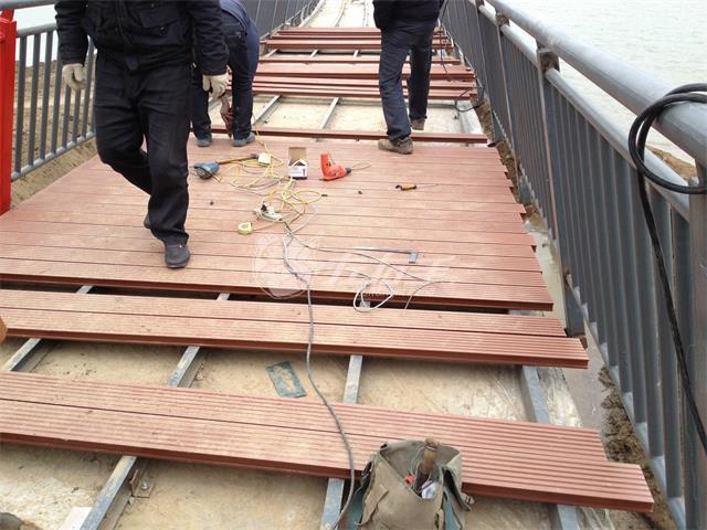 塑木地板如何選擇？塑木地板安裝需要注意什么？