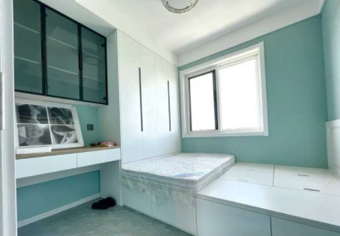 臥室榻榻米裝修效果圖，臥室裝榻榻米實(shí)用嗎？