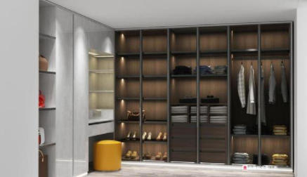 開(kāi)放式衣柜設(shè)計(jì)，開(kāi)放式衣帽柜如何防塵？