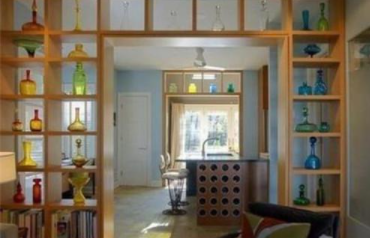 客廳隔斷設(shè)計(jì)：客廳隔斷方式有哪些?常見(jiàn)的幾種客廳隔斷方式?