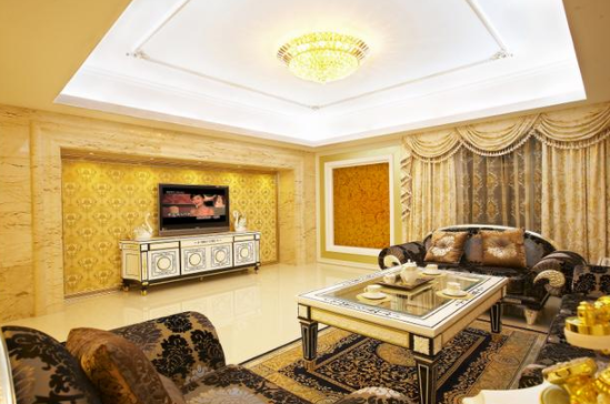 現(xiàn)代中式風(fēng)格裝修：中式博古架裝修效果圖，古典家具的新生魅力