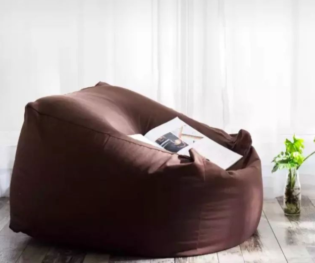 深圳訂制窗簾布藝，臥室聚財?shù)拇昂燁伾? title=