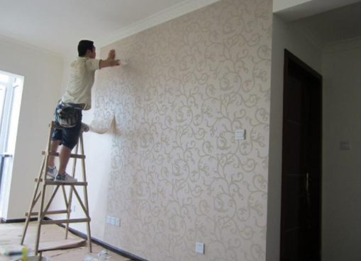 裝修材料市場(chǎng)價(jià)格：墻紙的優(yōu)缺點(diǎn)是什么？正確選購(gòu)墻紙，鋪貼墻面才能把家裝好