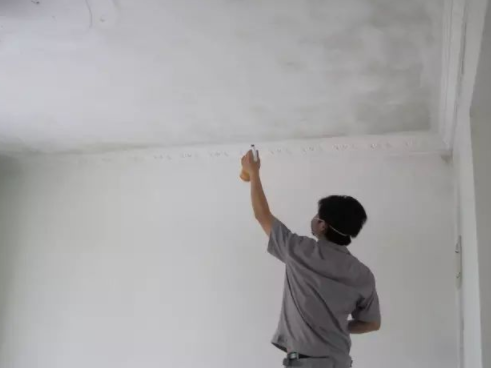 墻壁墻面發(fā)霉怎么辦？墻體發(fā)霉可以貼墻紙嗎？這些問題值得注意！