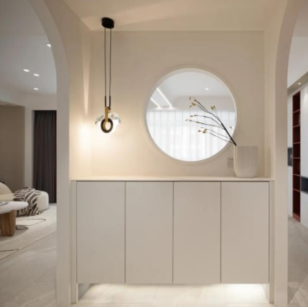 玄關(guān)隔斷設(shè)計(jì)效果圖：極簡(jiǎn)硬裝也高檔，玄關(guān)設(shè)計(jì)全場(chǎng)最亮