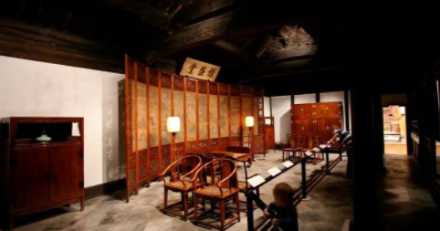 紅木新古典家具：那些古典家具，憑什么賣那么貴？