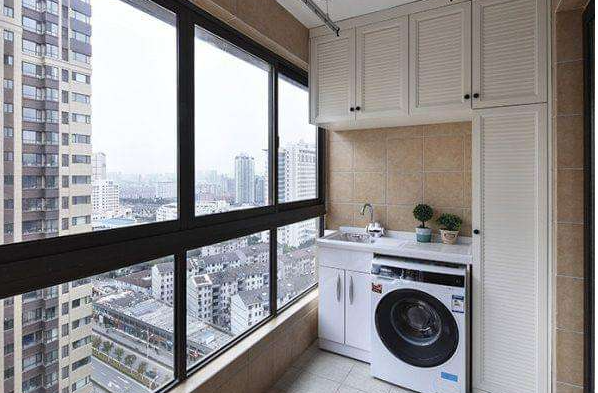 【陽臺(tái)儲(chǔ)物柜子定做】陽臺(tái)柜怎么設(shè)計(jì)好?陽臺(tái)柜子設(shè)計(jì)方案都有哪些？