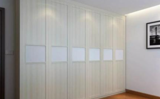 上海衣柜如何定制、板材材料、衣柜造型、功能區(qū)分析選購