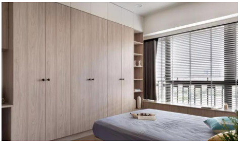 【昆明小戶型家裝】家裝臥室衣柜和床應(yīng)該怎么擺放？家裝臥室衣柜如何進行裝飾