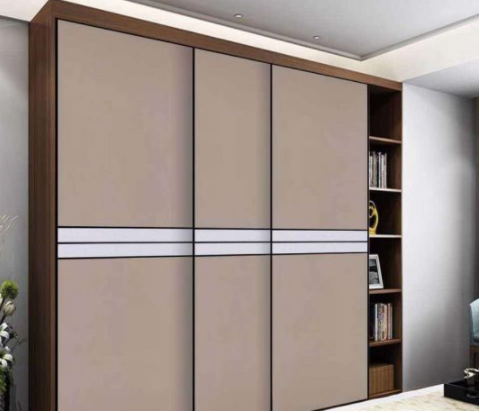 【定做整體衣柜加盟】一般衣柜門用什么材料，選購衣柜門有哪些注意事項